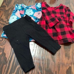 2 tops and pair of black leggings